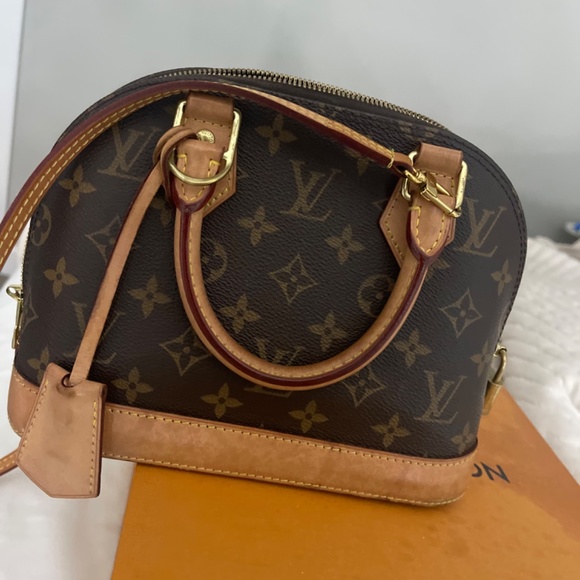 Louis Vuitton Alma BB - Picture 4 of 11